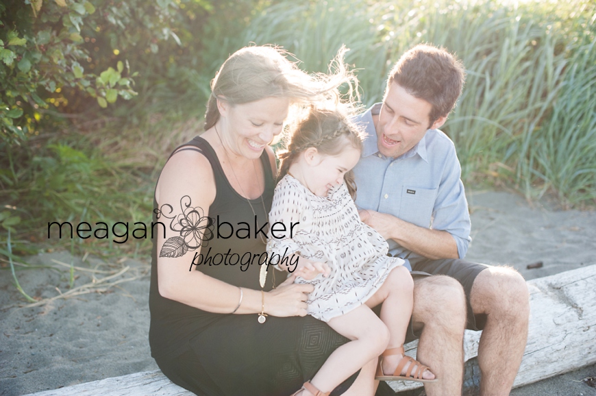 maternity photos, baby belly, pregnant photos, photos with baby belly and sister, vancouver family photographer,_0004