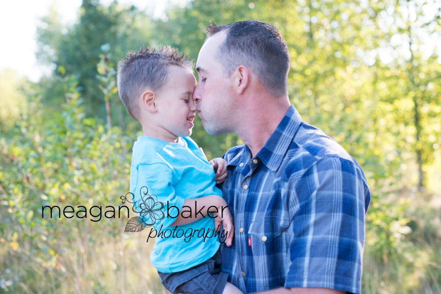vancouver family photographer, child photographer, langley child photographer, field portraits, grassy fields, backlit, fall photos_0002