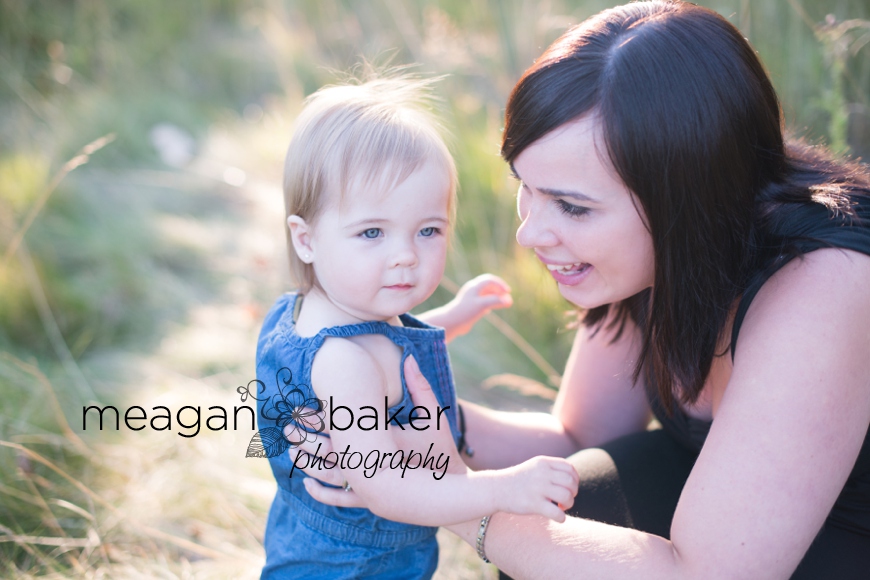 vancouver family photographer, child photographer, langley child photographer, field portraits, grassy fields, backlit, fall photos_0004