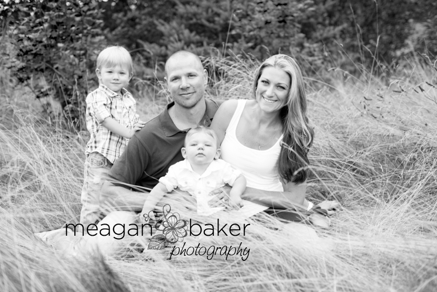 abbotsford family photography, vancouver family photographer, grassy field portraits, little boy photos, toddler photography_0015