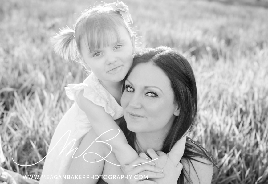 vancouver family photographer, family photos, best family photographer, langley family photos, grassy fields, campbell valley park_0003