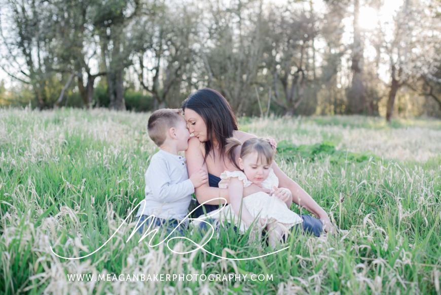 vancouver family photographer, family photos, best family photographer, langley family photos, grassy fields, campbell valley park_0009